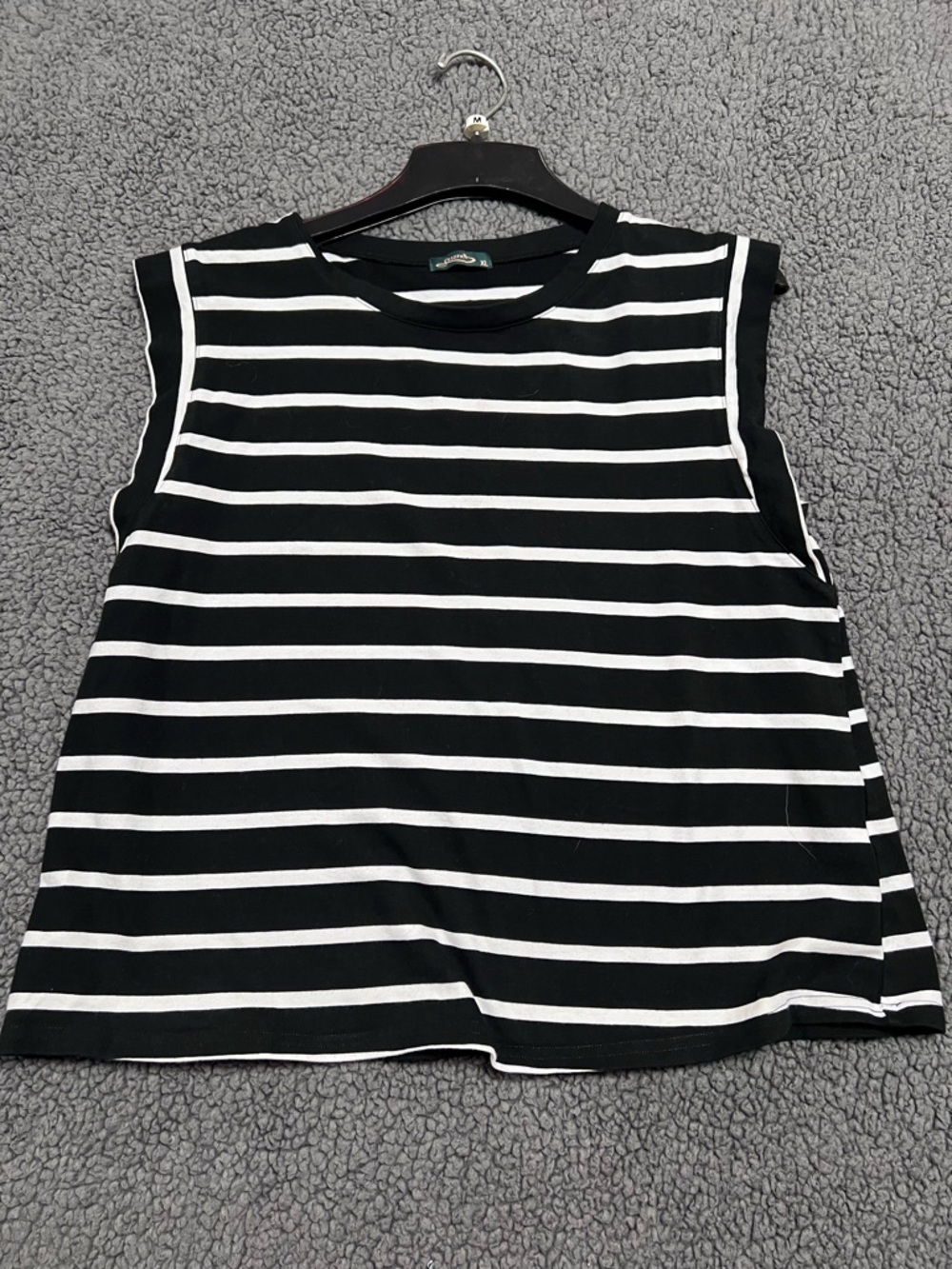 Striped Black & White Sleeveless Tank Top XL